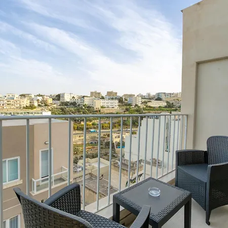 A Lovely Designer With Balcony In St' Julians By 360 Estates דירה *
