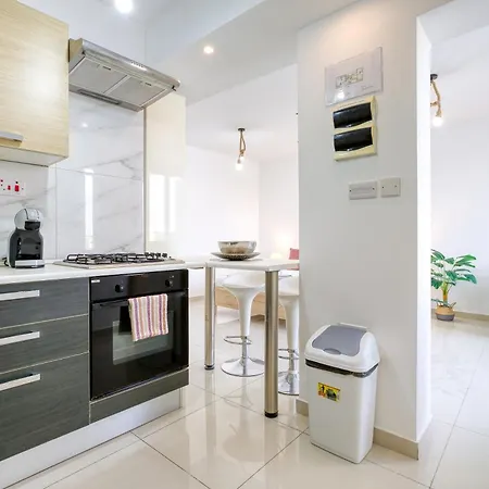 A Lovely Designer With Balcony In St' Julians By 360 Estates דירה Saint Julian's