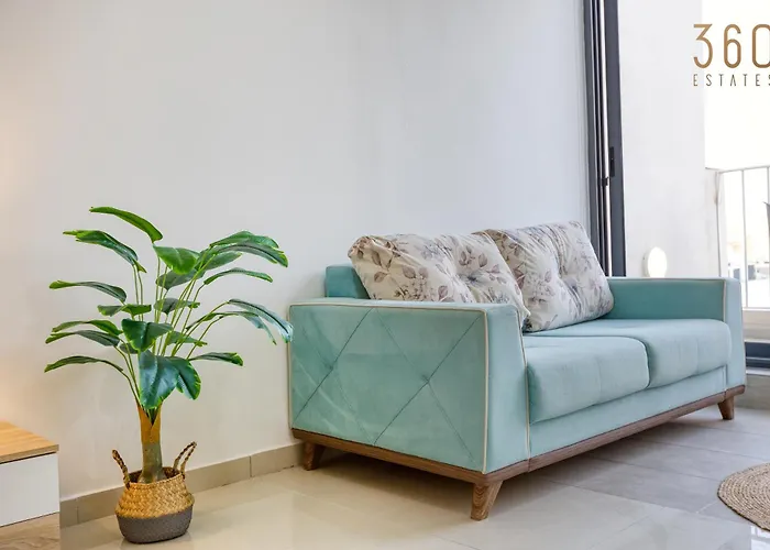 A Lovely Designer With Balcony In St' Julians By 360 Estates Apartment *