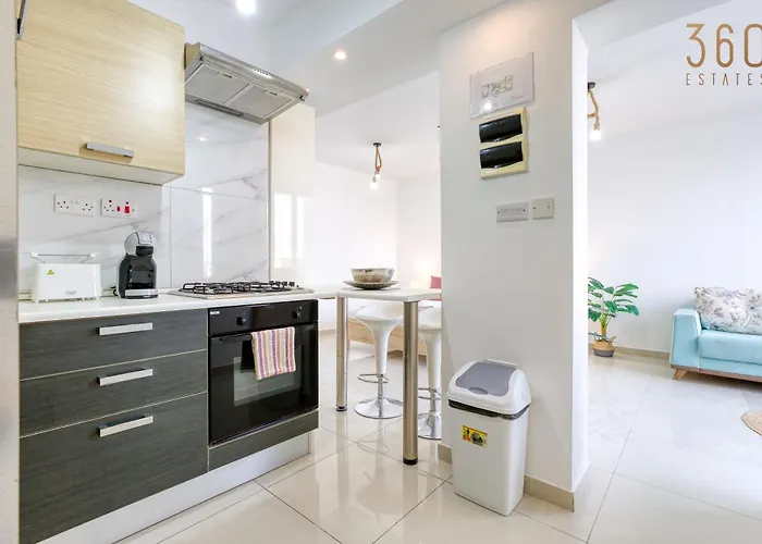 A Lovely Designer With Balcony In St' Julians By 360 Estates Apartment San Ġiljan