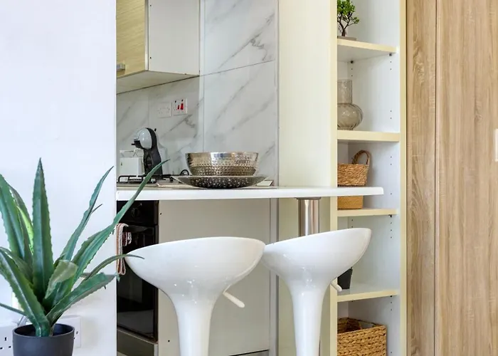 A Lovely Designer With Balcony In St' Julians By 360 Estates Apartment San Ġiljan