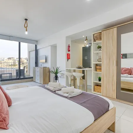 Lejlighed A Lovely Designer With Balcony In St' Julians By 360 Estates Saint Julian's