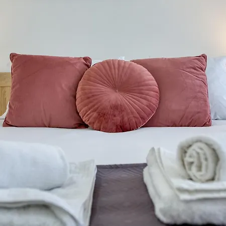 A Lovely Designer With Balcony In St' Julians By 360 Estates Lejlighed *