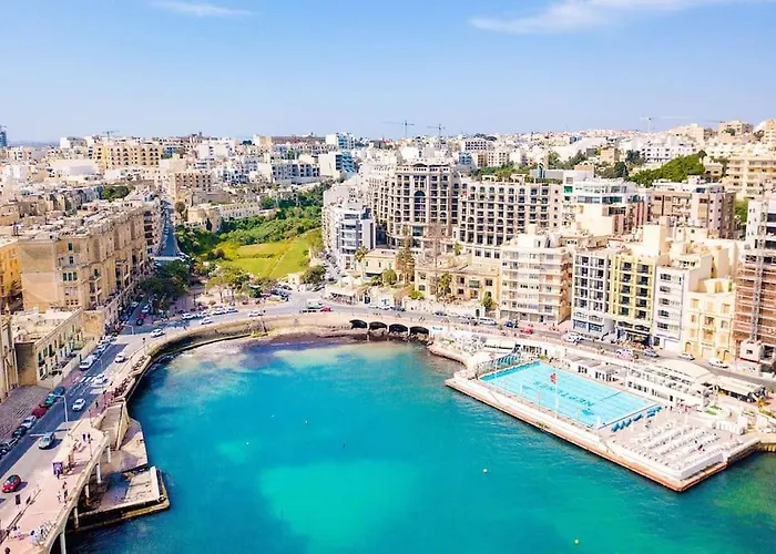 Appartement A Lovely Designer With Balcony In St' Julians By 360 Estates *