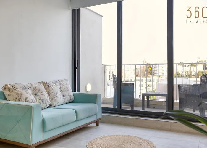 Appartement A Lovely Designer With Balcony In St' Julians By 360 Estates