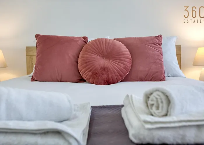 A Lovely Designer With Balcony In St' Julians By 360 Estates Appartement *