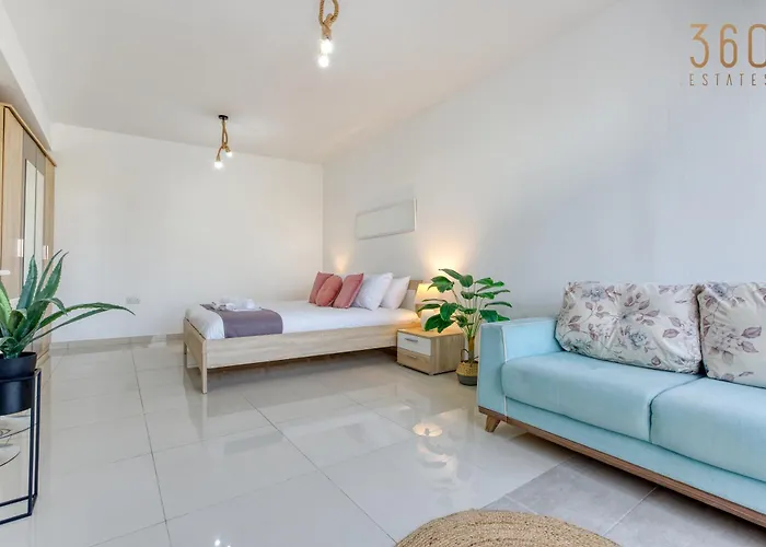 A Lovely Designer With Balcony In St' Julians By 360 Estates Appartement San Ġiljan