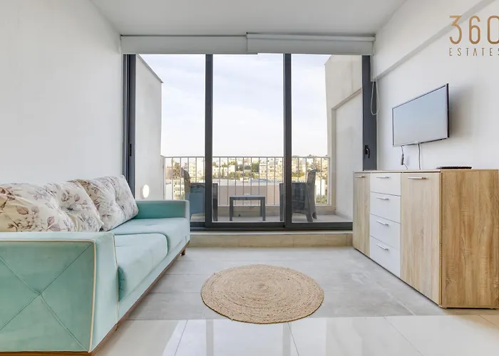 A Lovely Designer With Balcony In St' Julians By 360 Estates Appartement